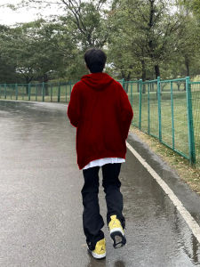 เสื้อฮู้ดทรงหลวมสไตล์อเมริกันสำหรับผู้ชาย สีแดงหมู ฤดูใบไม้ผลิและฤดูใบไม้ร่วง สไตล์สตรีท แบรนด์ Cleanfit