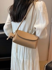 Luxury Small Leather Shoulder Bag for Women Trendy Versatile Soft Leather Large Capacity Crossbody Bag Fashionable Envelope Style