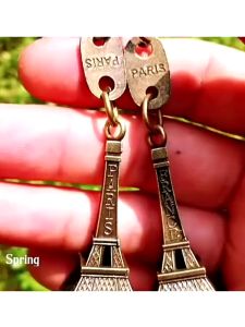 Vintage Eiffel Tower Paris Tower Key Chain Creative Metal Model Keyring Keychain Car Motorcycle Keychain For Christmas Gift Souvenir