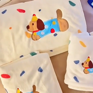 ผ้าขนหนู ผ้าเช็ดตัว อาบน้ำ ผ้าเช็ดผมได้ ผ้าขนหนูแกะปะการัง นุ่มและสบาย ซับน้ำดีเยี่ยม หลายสีหลายลาย ชุดสามชิ้น ขาวน้ำนม