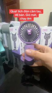 Quạt tích điện cầm tay để bàn mini 125 pin 13350 lithium 3 cấp gió mát chạy êm vừa cầm tay vừa để bàn làm việc tiện lợi.