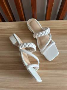 Riza Sandals with 1 inch heels