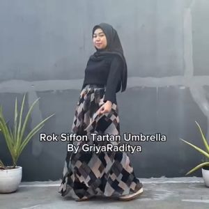 Rok Panjang Payung Lebar Motif Kotak Kotak Tartan Sifon Chiffon Plaid Almira Umbrella Skirt