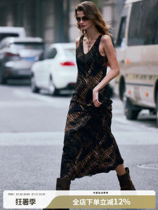 Luxury Sleek Sleeveless V-neck Flowy Fitted Slim Dress