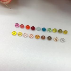 คริสตัลสวารอฟสกี้ 3 มิลเหลี่ยม (5301 5328) คริสตัสแท้ แพ็คละ 100 ชิ้น มีให้เลือกทั้งหมด 19 เฉดสี ใช้ร้อยสร้อย ข้อมือ