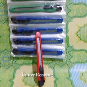 Cutter Renceng 12 pcs TM Kecil Dan Besar
