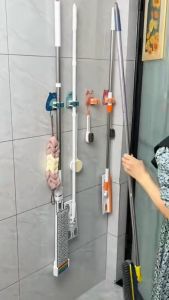 Kẹp Giữ Cây Lau Nhà Treo Chổi Treo Ô - Keo Dày Siêu Dính Chịu Lực Chắc Chắn Nhiều Mẫu Dễ Thương