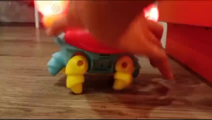 Đồ chơi cua phát nhạc có đèn – Cua điện tử Happy Crab cho bé
