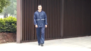 พร้อมส่ง🚛 เสื้อกันฝน เสื้อกันฝนระดับไฮเอนด์ เสื้อกันฝนแถบสะท้อนแสง ผ้าหนา กันน้ำกันรั่ว มี 2 สี และหลายขนาดให้เลือก