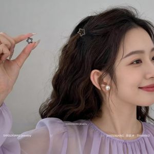 Delicate Rhinestone High-End Pentagram Hair Clip