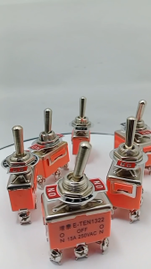 Saklar Switch toggle on off / on of on 2 3 4 6 pin bagus 2pcs bagus