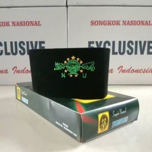 MURAH !! KOPIAH NASIONAL BERKUALITAS MOTIF BORDIR KUJANG UKURAN LENGKAP SEGALA UMUR COCOK UNTUK LAKI PRIA BAPAK ORANG TUA ATAU SUAMI HITAM POLOS PRESIDEN PRESIDENT MERK MEREK PREMIUM TERSEDIA SEMUA SIZE