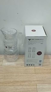 Bình thủy tinh đựng nước 1.7L quai cầm miệng rót hoa văn vuông YZH-33 Square Pattern Glass Pitcher Jar 1700ml