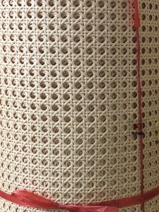 วัสดุไนลอน PE สำหรับทำโซฟา เก้าอี้ โต๊ะ เครื่องมืองานฝีมือที่ทำจากเส้นใยไผ่ สี่เหลี่ยมแปดเหลี่ยม รูปทรงหมูป่า