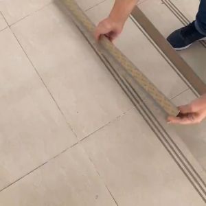 Lis Tangga Pengaman Anti Slip Type L 5cm Step Nosing + Perekat 3M