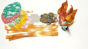 ห่อได้ 50 เหรียญ ยังไม่รวมกระดาษรองฐาน สำหรับห่อเหรียญโปรยทาน ใช้สำหรับบวช และอุปสมบท กระดาษสาห่อเหรียญโปรยทานขนมใส่ไส้ คละลาย แบบใบไม้ 1ถุง