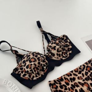 Ultra-Thin Summer Bra Womens Push-Up Anti-Sagging Seamless Large Size Invisible Underwear V-Neck Fixed Strap Cotton Lined