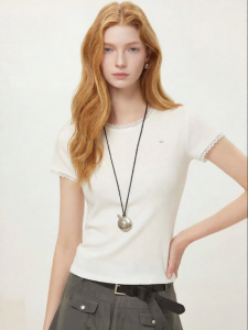 Lace Trimmed Short Sleeve Slimming T-shirt