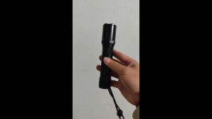 Đèn Pin Cầm Tay Tác Chiến X 4 Thiết Kế Kim Loại Cứng Rắn Và Chịu Độ Va Đập Cao Có Công Tắc Tác Chiến Khẩn Cấp