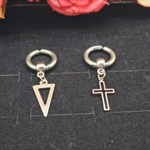 ต่างหูห่วงคลิปสเเตนเลส สำหรับผู้ชาย/ผู้หญิง ไม่ต้องเจาะหู เส้นผ่านศูนย์กลาง 1.3 ซม. งานสแตนเลสแท้ แบบหนีบหู ใส่ง่าย พร้อมส่ง