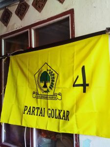 BENDERA PARTAI GOLKAR 14 METER X 85 CM