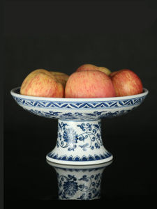 Jingdezhen Ceramic Blue And White High Footed Fruit Tray Chinese Style Decorative Dish One-Piece Design Luxury Home Decor