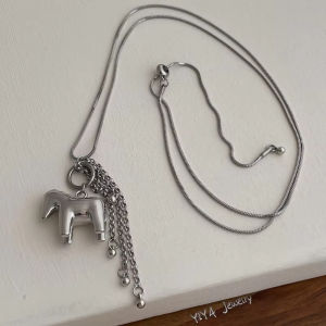 Fashion Smooth Surface Horse Chain Tassel Pendant Necklaces for Women Silver Plated Snake Chain Long Sweater Chain