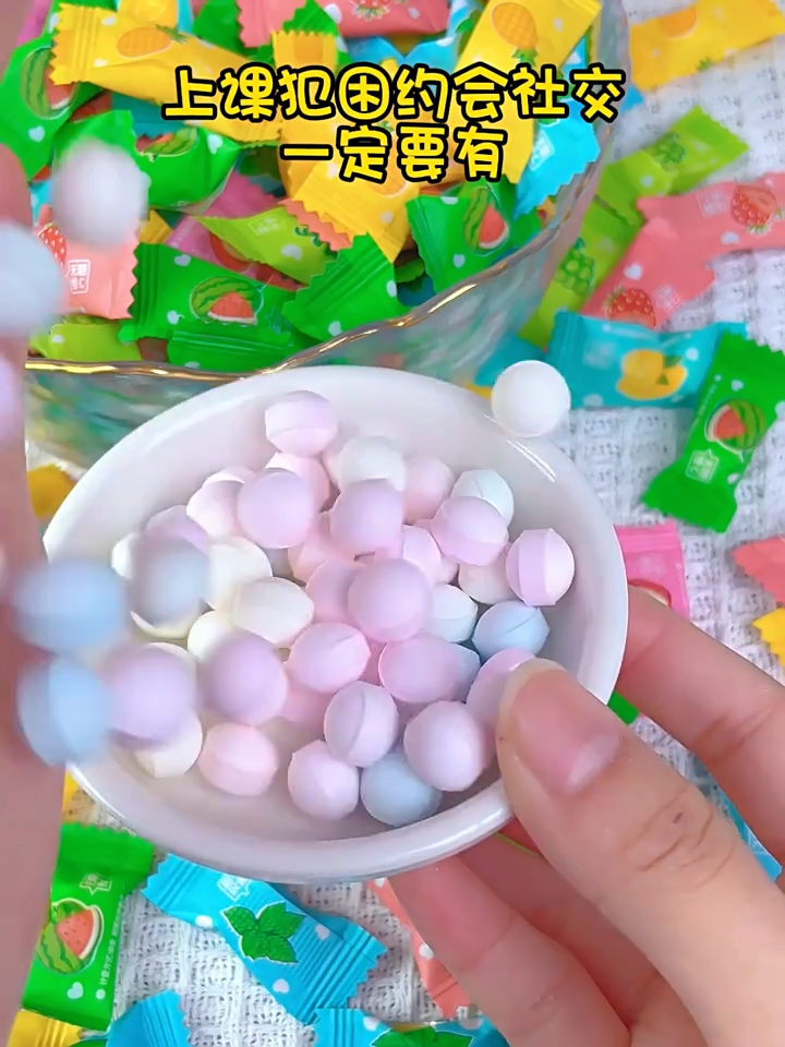 Wholesale Mint candies Sugar Free Assorted Fruit KissFresh breathcool and refreshing Flavor Candy