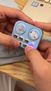 พวงกุญแจดีเจ เครื่องเล่นแผ่นเสียงจังหวะขนาดจิ๋ว ลายการ์ตูนน่ารัก