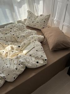 Comfortable Soft Cotton Bedding Set Vintage Style Dotted Water Washed Cotton Quilt Cover Sheet Dormitory Three Piece Set