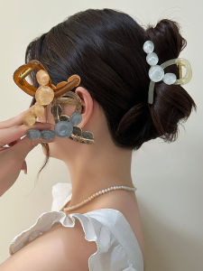 Pearl Hair Clip Womens Stylish Minimalist Shark Clamp Versatile Simple Design Trendy Accessory for Various Hairstyles