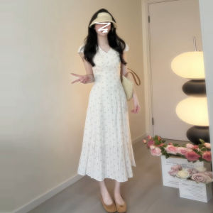 QINWEIYU | Đầm A-Line In Hoa Cổ V Phong Cách Nghỉ Dưỡng Pháp