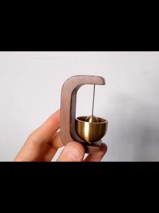 OKADI กระดิ่งลมประตู ไม้เนื้อแข็ง สไตล์ญี่ปุ่น เตือนความจํา สําหรับตกแต่งทางเข้าประตู ตกแต่งบ้าน