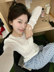 Áo Thun Dài Tay in Họa Tiết Chống Nắng Màu Trắng Cho Nữ Mùa Hè 2025 Áo Thun Cổ Tròn Ôm Vừa Vặn Phong Cách Ngọt Ngào Và Cay Nồng