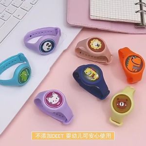 Đồng hồ chống muỗi - đồng hồ tinh dầu chống muỗi có đèn phát sáng - Đồng hồ hoạt hình dễ thương an toàn bảo vệ bé ( màu ngẫu nhiên )