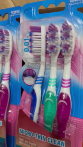 Bàn chải đánh răng siêu mềm Oral B Micro Thin Clean 1 cây / 3 cây