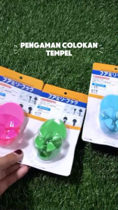 Hook Dinding Sepasang Tempelan Gantungan Cantolan Tempat Colokan Kabel Hemat Ruang