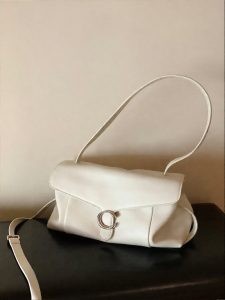 CHIO‘2ND | Luxurious C Buckle Shoulder Bag