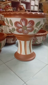 อ่างบัวดินเผา พร้อมฐาน คละแบบ คละลายขนาด 14นิ้ว 17นิ้ว ยกเว้ัน ขนาด 22 นิ้ว ต้องสั่งอ่าง และ ฐาน แยกกันครับ17 นิ้ว 14 คละแบบ คละลาย ปลูกบัวหน้าบ้าน เสริมฮวงจุ้ย รับประกัน ความเสียหายให้ระหว่างขนส่ง แตกร้าวเคลมให้ใหม่ฟรีคะ