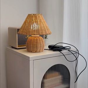 โคมไฟตั้งโต๊ะ โคมไฟหัวเตียง โคมไฟไม้ไผ่ Bamboo lamp โคมไฟข้างเตียง