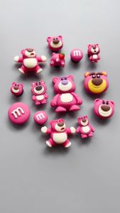Bộ 14 Jibbitz Sticker Charm 3D chủ đề gấu Lotso DIY nhựa cứng gắn Dép Crocs Cross Dép Sục Cá Sấu MayTo