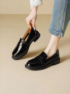 REEMOOR | Soft Sole Commute Leather Loafers for Women