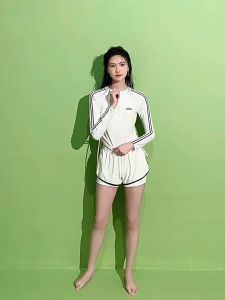 Đồ bơi nữ kín đáo set đi tắm biển bộ đồ bơi 2 mảnh áo dài tay chống nắng kèm quần đùi phong cách thể thao