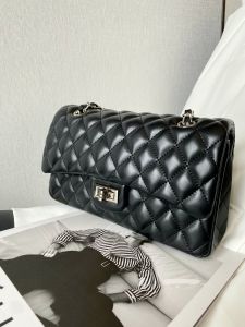 SeoulChic Luxury Underarm Bag 2024 New Model Car Stitching Single Shoulder Chain Small Square Bag Elegant Style Casual Scene