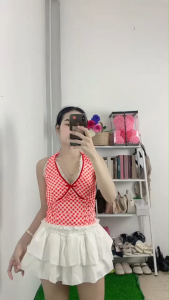 ชุดเซ็ตสองชิ้นแฟชั่นใหม่ สื้อกล้ามผูกคอเก๋ๆ แมทช์กับกระโปรงหลายชั้น