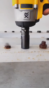 D-WE Tools Cordless Impact Wrench 399VF 700 N.M - Alat Buka Baut Tanpa Kabel Multifungsi