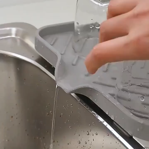 [HCM] Thảm Thoát Nước Silicon Lót Bồn Rửa Bát Chống Bắn Nước Bảo Vệ Bàn Bếp Thảm Thoát Nước-Hesede