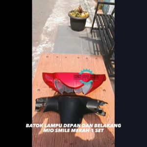 Batok Lampu Depan Dan Belakang Mio Smile Merah / 1 Set Batok Mio Smile