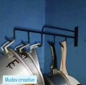 rak gantungan panci dan kuali dinding tembok