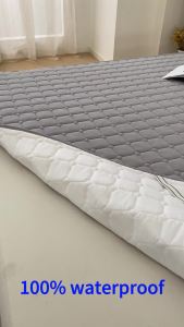100% Waterproof Mattress Cover with Elastic Fixed Straps in the 4 Corners Quilted Cotton Mattress Protector